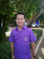 นายวรภัทร ส่องสว่าง